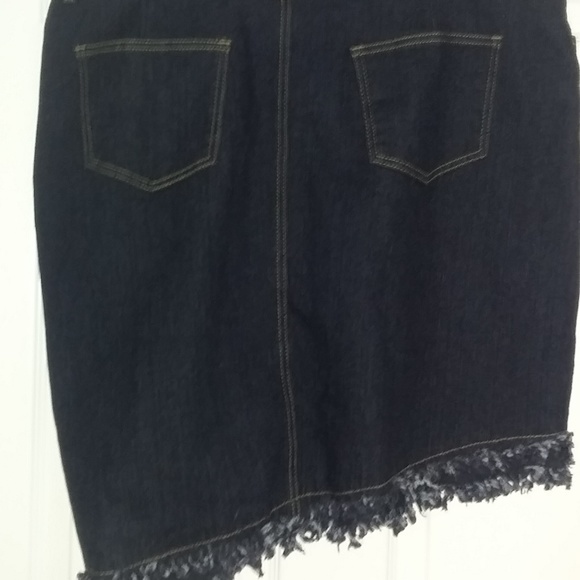 Denim short skirt - Picture 2 of 2